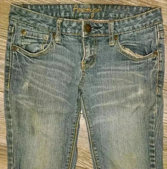 Amethyst Jeans - Picture 2 of 5